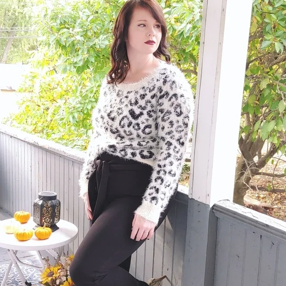Oversized Leopard Sweater - Picture 11 of 11